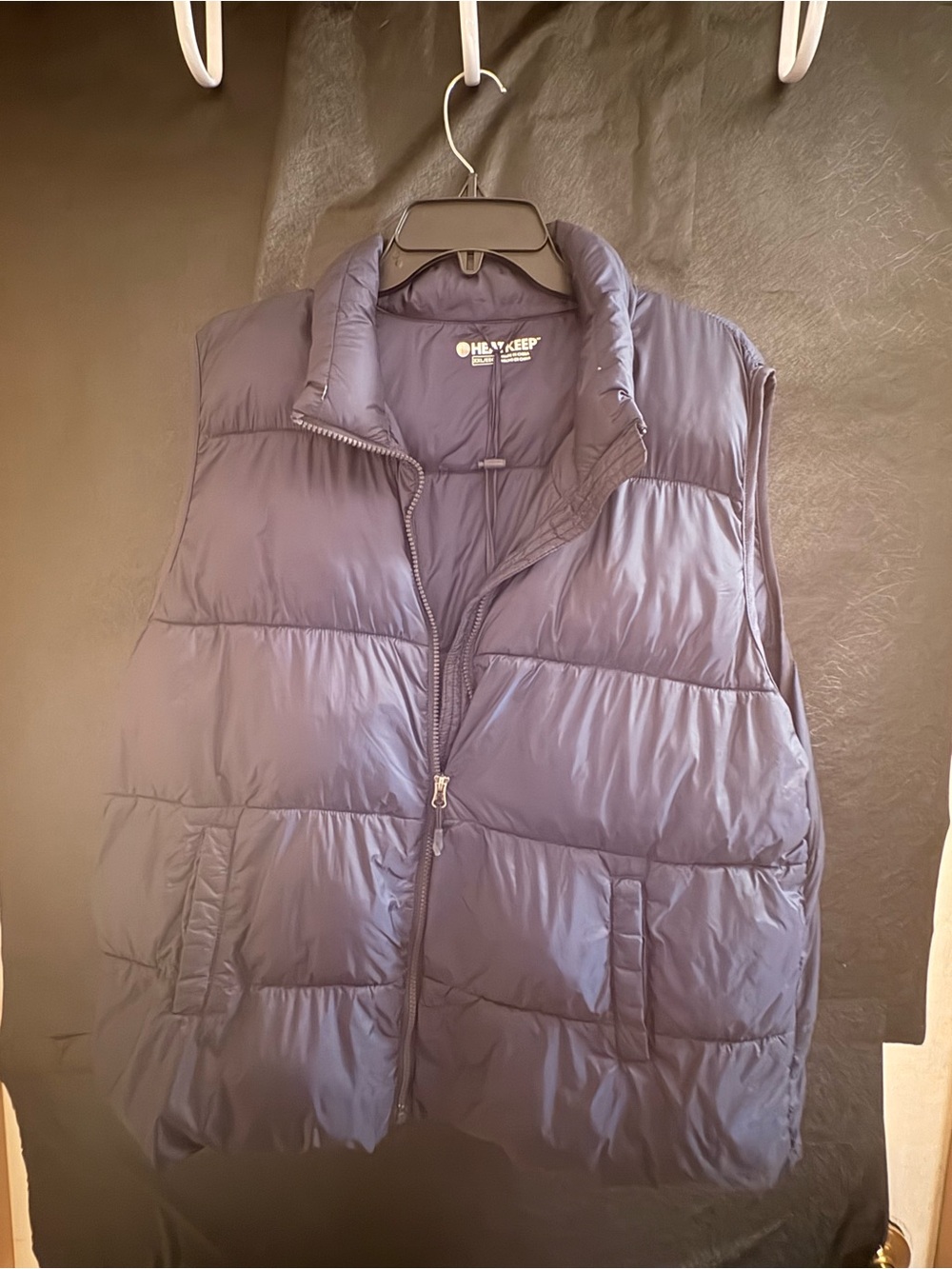 Henskee Women's Quilted Puffer Vest in Navy